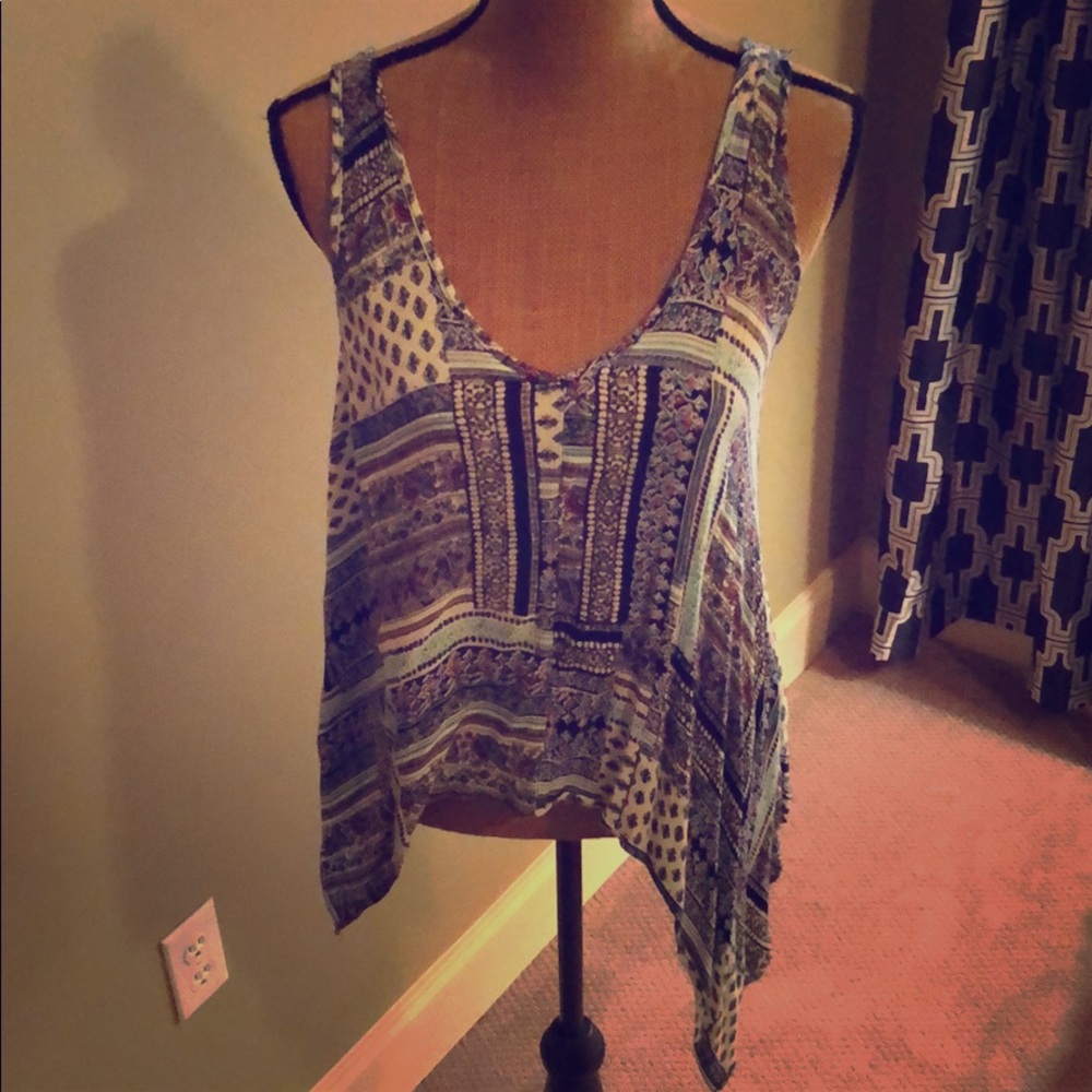 Cute flowy asymmetrical tank!